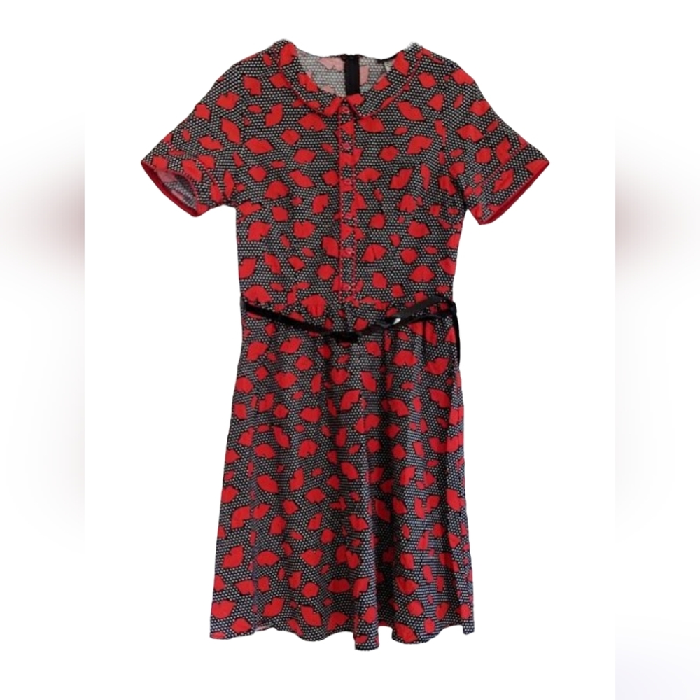Pinup style kiss lips dress in black and red with pan collar